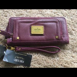 ⬇️⬇️New Nicole Miller wallet